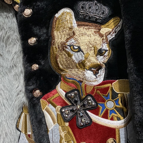 Foxy Fun and Fleecy! Beautiful Jacket, lots of fun and definitely different! - Picture 6 of 11